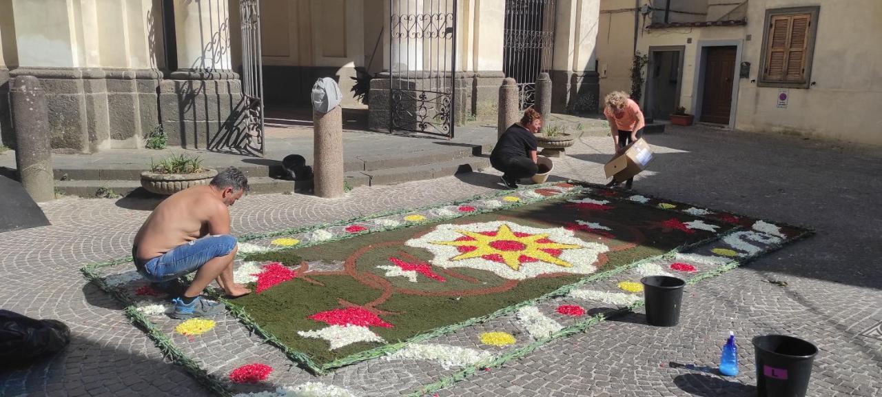 Piazza Duomo Casa Vacanze Sutri Dış mekan fotoğraf